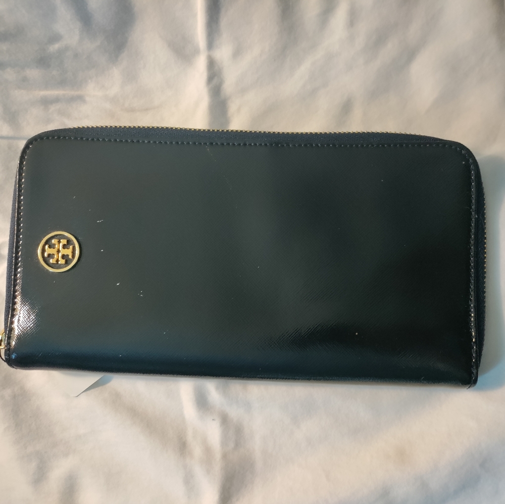 Tory Burch blue patent leather Continental wallet - Picture 3 of 8